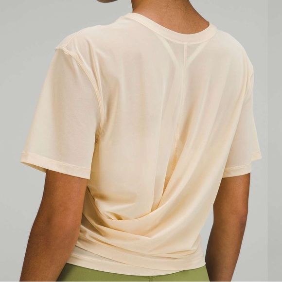 lululemon lightweight mesh short sleeve - Picture 16 of 16